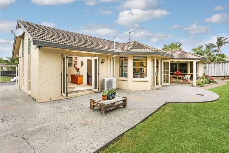 Photo of property in 59 Lothian Brae, Wattle Downs, Auckland, 2103