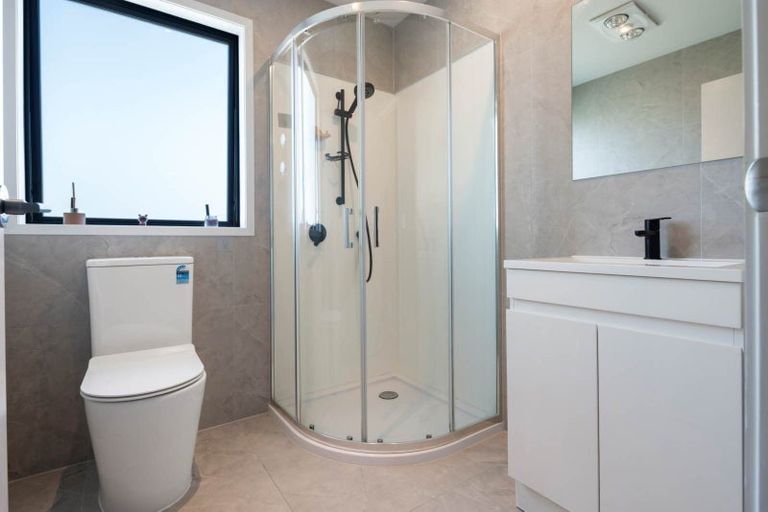 Photo of property in 4/128 Onewa Road, Northcote, Auckland, 0627