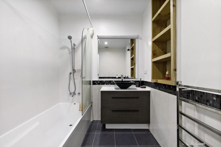 Photo of property in 27 Petherick Crescent, Johnsonville, Wellington, 6037