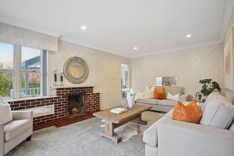 Photo of property in 16 Sylvan Crescent, Te Atatu South, Auckland, 0610