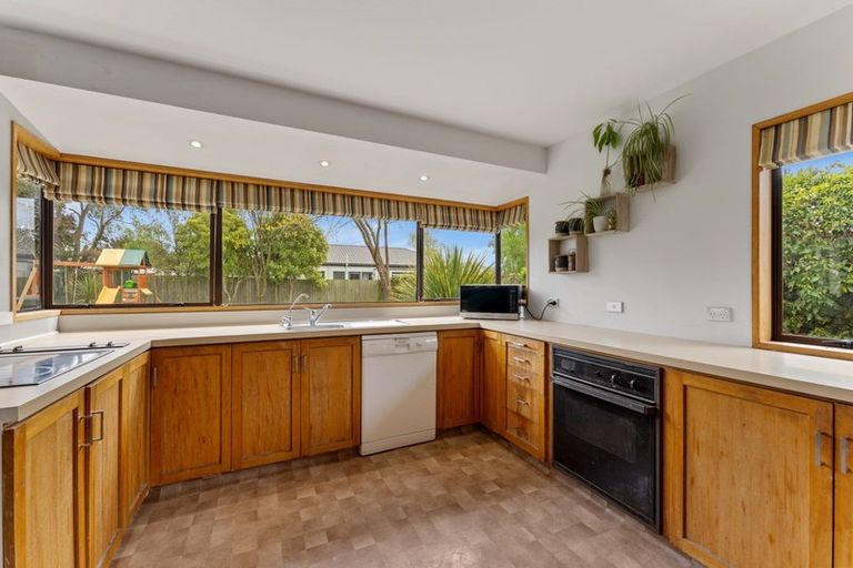 Photo of property in 21 Coates Place, Rangiora, 7400