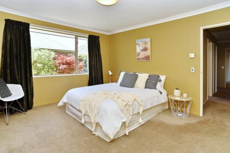 Photo of property in 142 Lake Terrace Road, Burwood, Christchurch, 8061