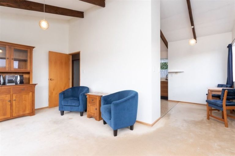 Photo of property in 2/92c Englefield Road, Northwood, Christchurch, 8051