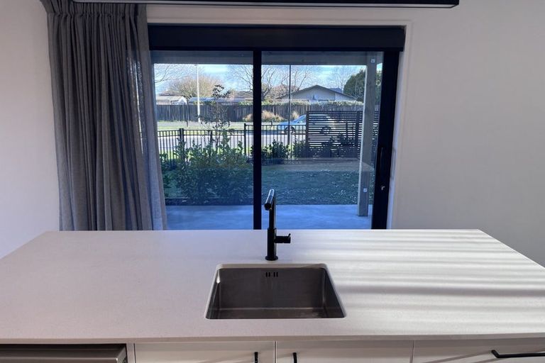 Photo of property in 38 Miromiro Street, Broomfield, Christchurch, 8042