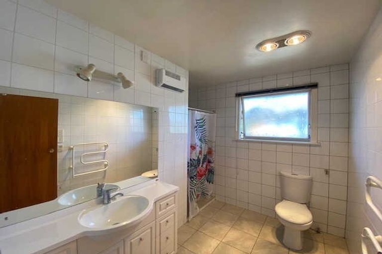 Photo of property in 318 Avonhead Road, Avonhead, Christchurch, 8042