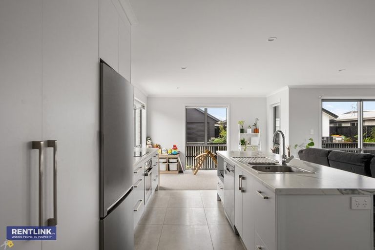 Photo of property in 6 Salers Lane, Papamoa, 3118