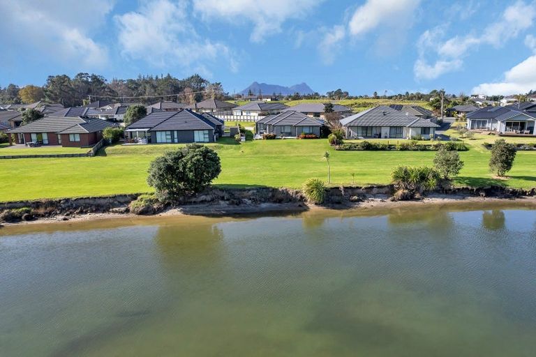 Photo of property in 10 Pukeko Street, Ruakaka, 0116