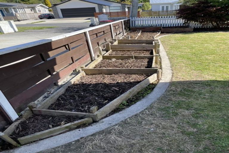 Photo of property in 41 Norton Park Avenue, Fairfield, Lower Hutt, 5011