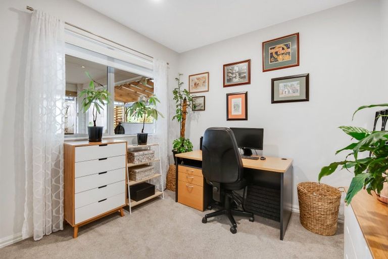 Photo of property in 140 Arran Point Parade, Orewa, 0931