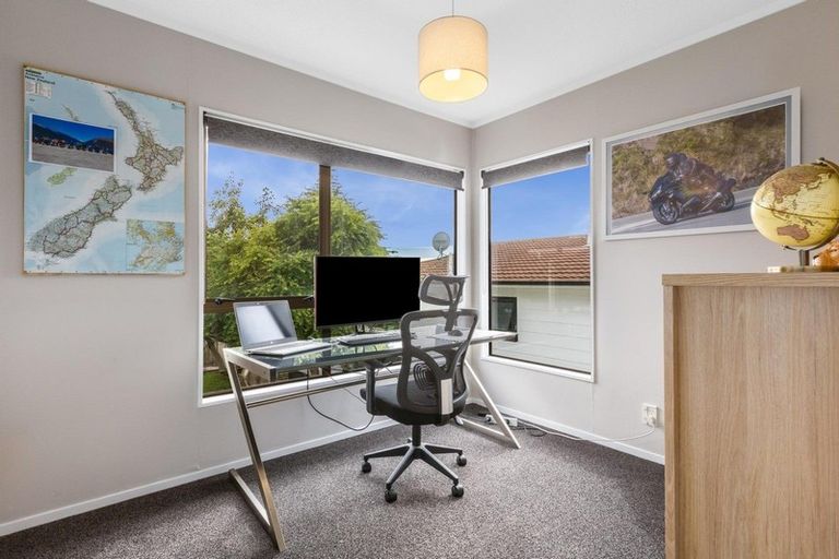 Photo of property in 11 Picketboat Lane, Whitby, Porirua, 5024