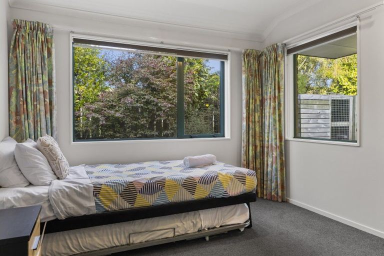 Photo of property in 30 Fairview Terrace, Waipahihi, Taupo, 3330