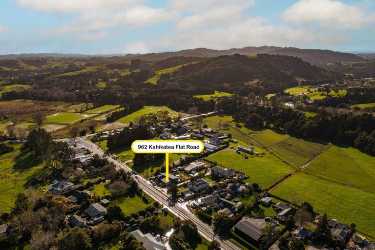 Photo of property in 962 Kahikatea Flat Road, Waitoki, Kaukapakapa, 0871
