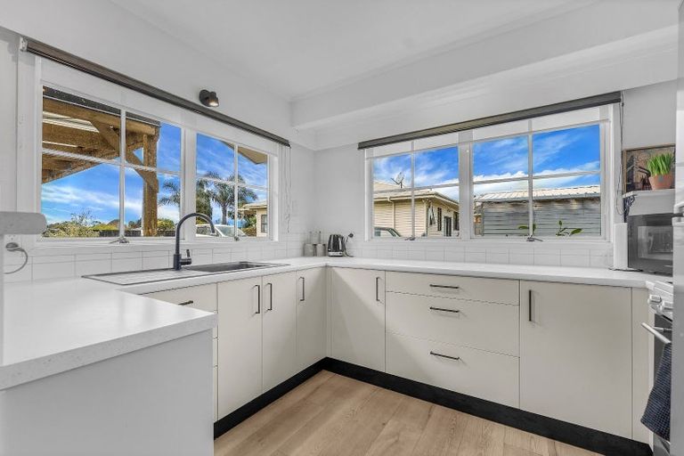 Photo of property in 19f Victoria Avenue, Waiuku, 2123