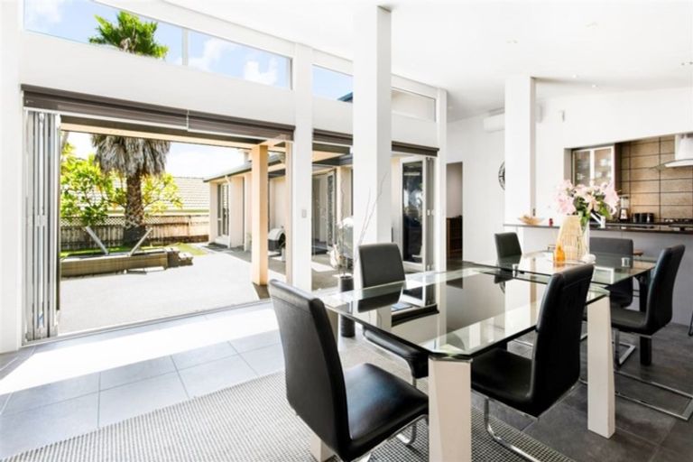 Photo of property in 3 Sandhurst Rise, Henderson, Auckland, 0612