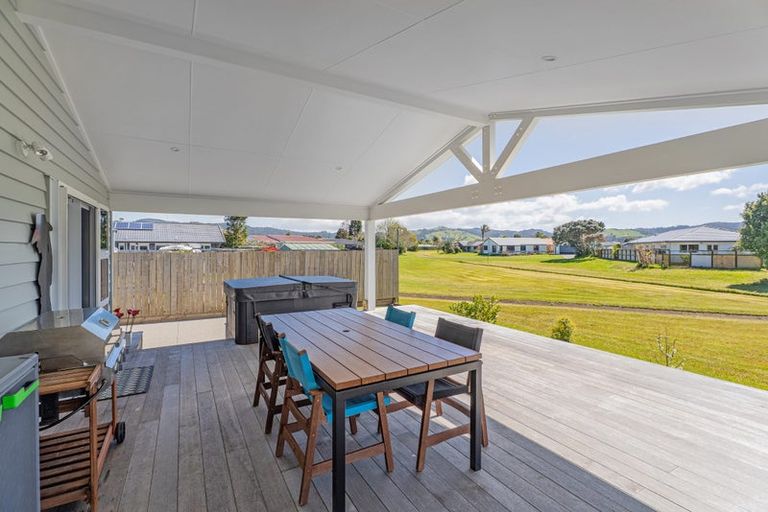 Photo of property in 15 Whitby Avenue, Whitianga, 3510