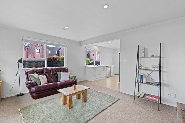 Photo of property in 1/82 Holly Road, St Albans, Christchurch, 8014