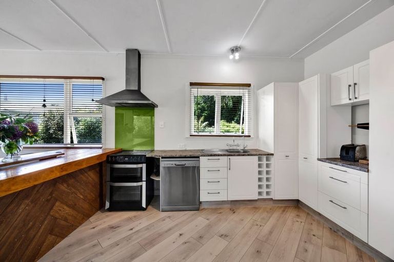 Photo of property in 18 Cumming Street, Okato, 4335