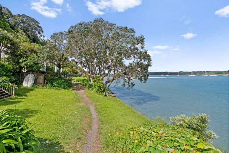 Photo of property in 59 Pohutukawa Avenue, Shelly Park, Auckland, 2014