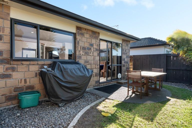 Photo of property in 37 Matene Place, Papamoa Beach, Papamoa, 3118