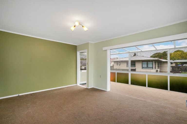 Photo of property in 1/42 Chartwell Avenue, Glenfield, Auckland, 0629