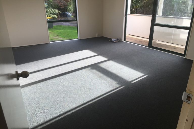 Photo of property in 15 Aldern Road, Massey, Auckland, 0614