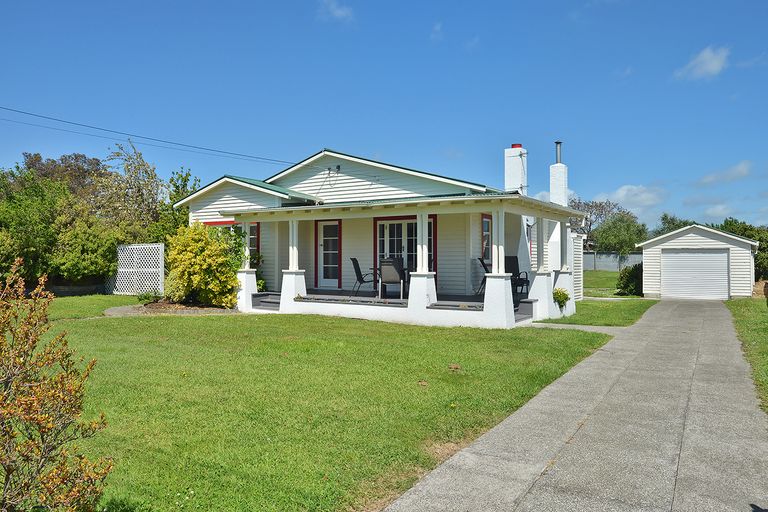 Photo of property in 4 Naples Street, Martinborough, 5711