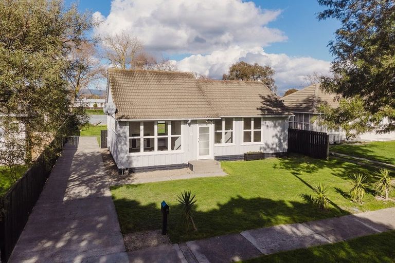 Photo of property in 60 Ellesmere Crescent, Highbury, Palmerston North, 4412