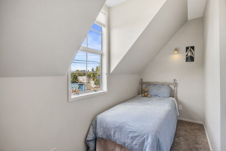 Photo of property in 12 Beaumaris Street, Outram, 9019