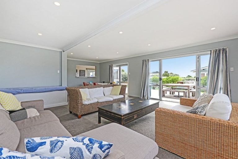 Photo of property in 8 Harper Road, Waimarama, Havelock North, 4294