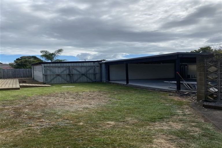 Photo of property in 32 Grove Road, Papakura, 2110