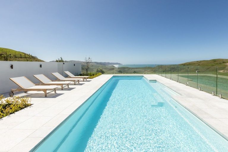 Photo of property in 65 Waipuka Road, Waimarama, Havelock North, 4294