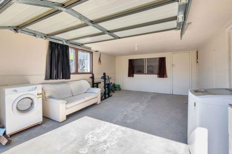 Photo of property in 57 Kirby Street, Glendene, Auckland, 0602