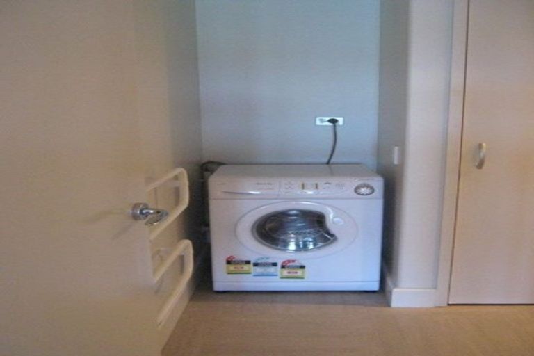 Photo of property in Shelley Bay Terraces, 1/61 Maupuia Road, Maupuia, Wellington, 6022