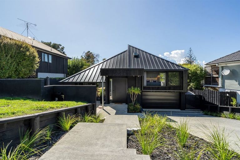 Photo of property in 16 Asbury Crescent, Campbells Bay, Auckland, 0630