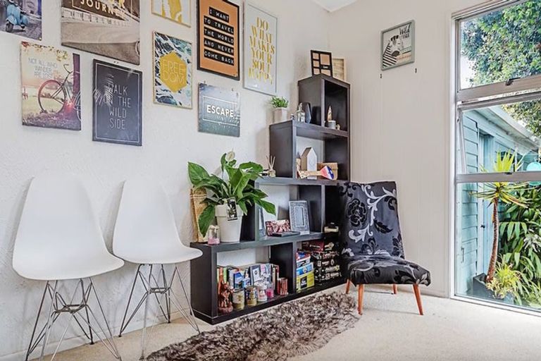 Photo of property in 423 Bucklands Beach Road, Bucklands Beach, Auckland, 2012