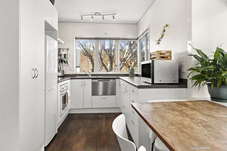 Photo of property in Iona Towers, 202/140 Abel Smith Street, Te Aro, Wellington, 6011