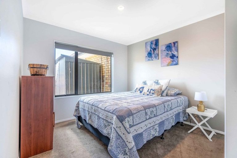 Photo of property in 57 Magic Way, Randwick Park, Auckland, 2105