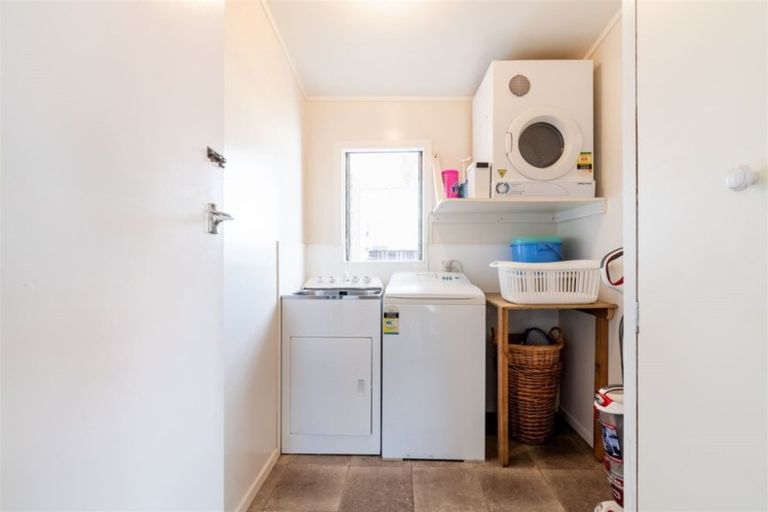Photo of property in 28 Scott Avenue, Mangere Bridge, Auckland, 2022