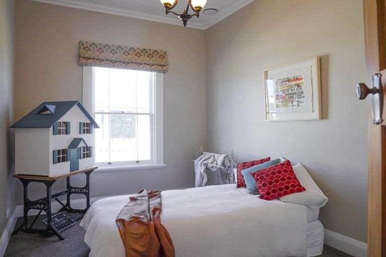 Photo of property in 260-262 High Street North, Carterton, 5713