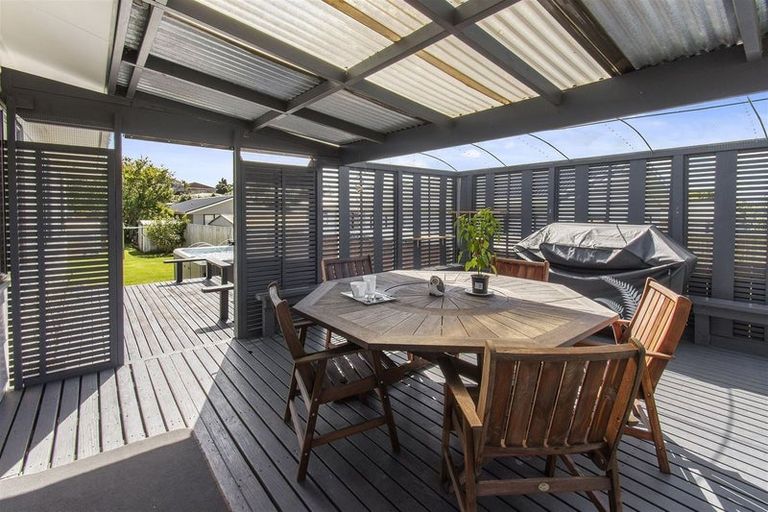 Photo of property in 19 Mellsop Avenue, Waiuku, 2123
