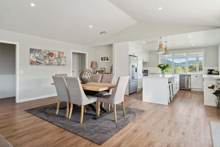 Photo of property in 8 Pukatea Lane, Kinloch, Taupo, 3377