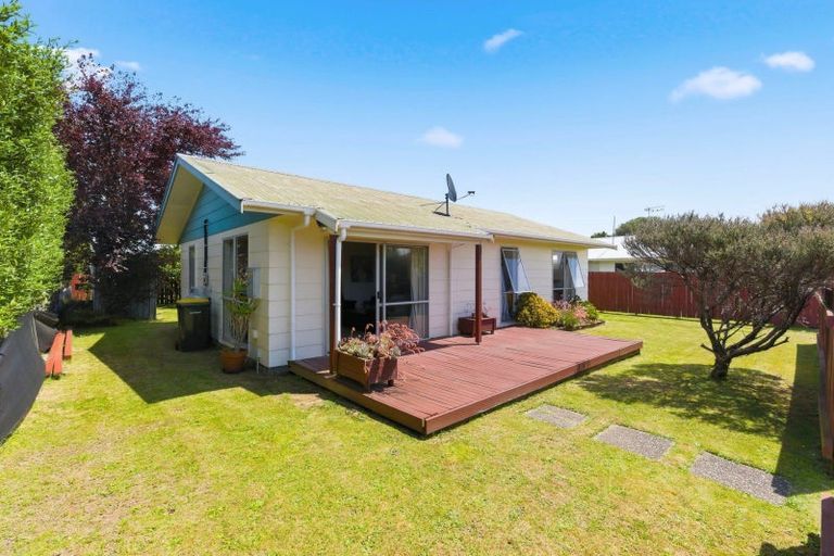 Photo of property in 2 Cargill Street, Levin, 5510