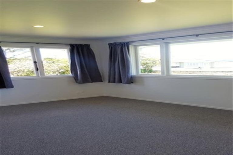 Photo of property in 27 Hill Crescent, Papakura, 2110