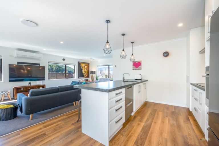 Photo of property in 79 Riverstone Drive, Riverstone Terraces, Upper Hutt, 5018