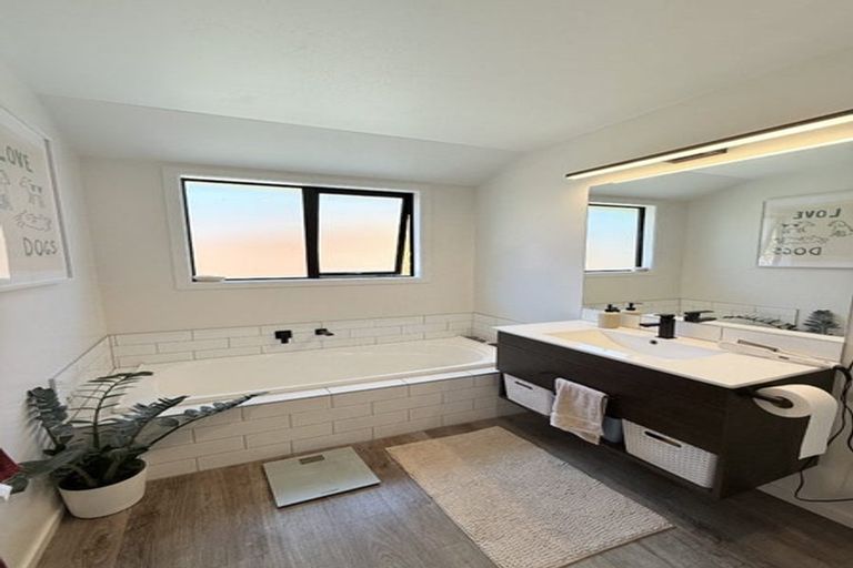 Photo of property in 2 Crathie Place, Nelson South, Nelson, 7010