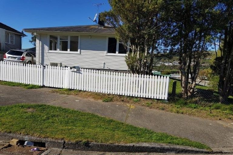 Photo of property in 54 Davidson Crescent, Tawa, Wellington, 5028