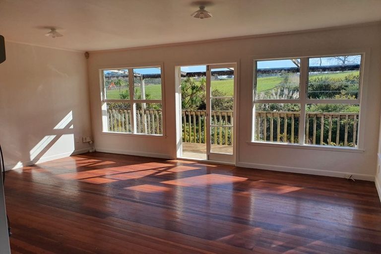 Photo of property in 129 Oteha Road, Fairview Heights, Auckland, 0632
