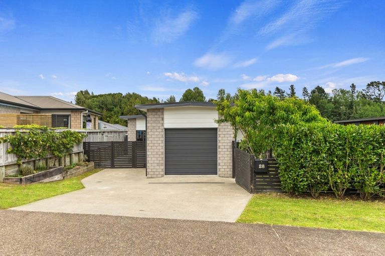 Photo of property in 28 Puhirake Crescent, Pyes Pa, Tauranga, 3112
