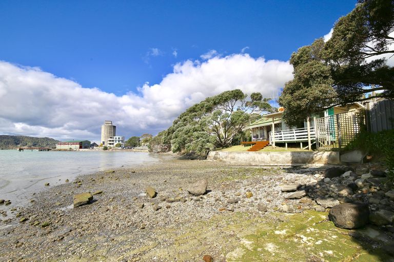 Photo of property in 80 Wallis Street, Raglan, 3225