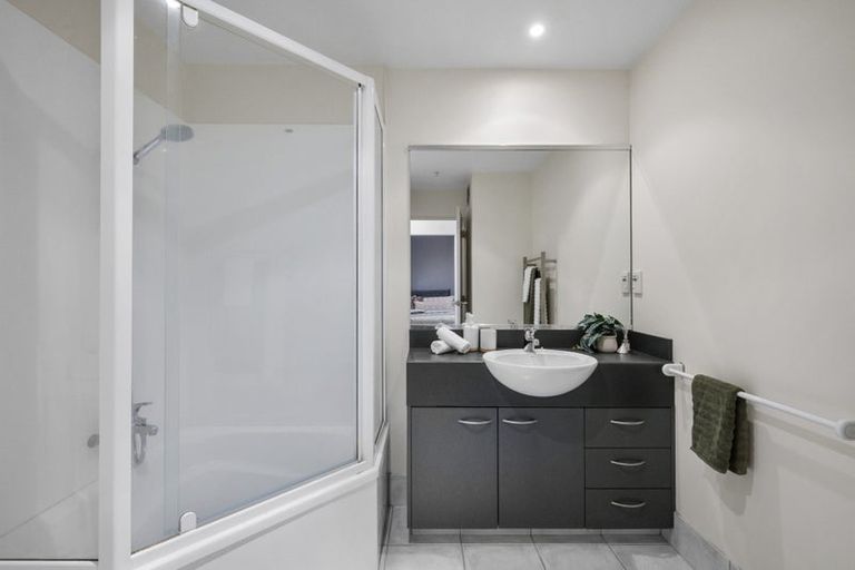 Photo of property in St Peters Apartments, 5c/192 Willis Street, Te Aro, Wellington, 6011